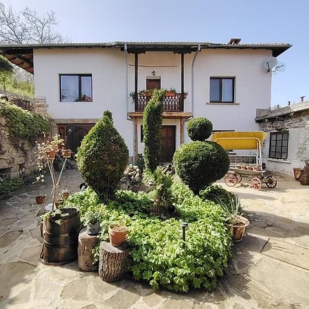 Къща За Гости Чичарите Gabrovo Exteriör bild